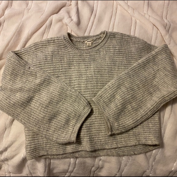 Gray Knit Sweater - flared sleeves - Picture 1 of 2